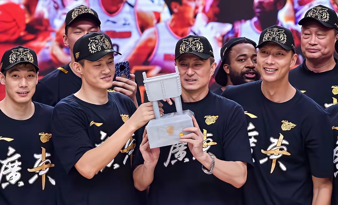 包含夺冠热门球队展现实力，备战关键比赛的词条