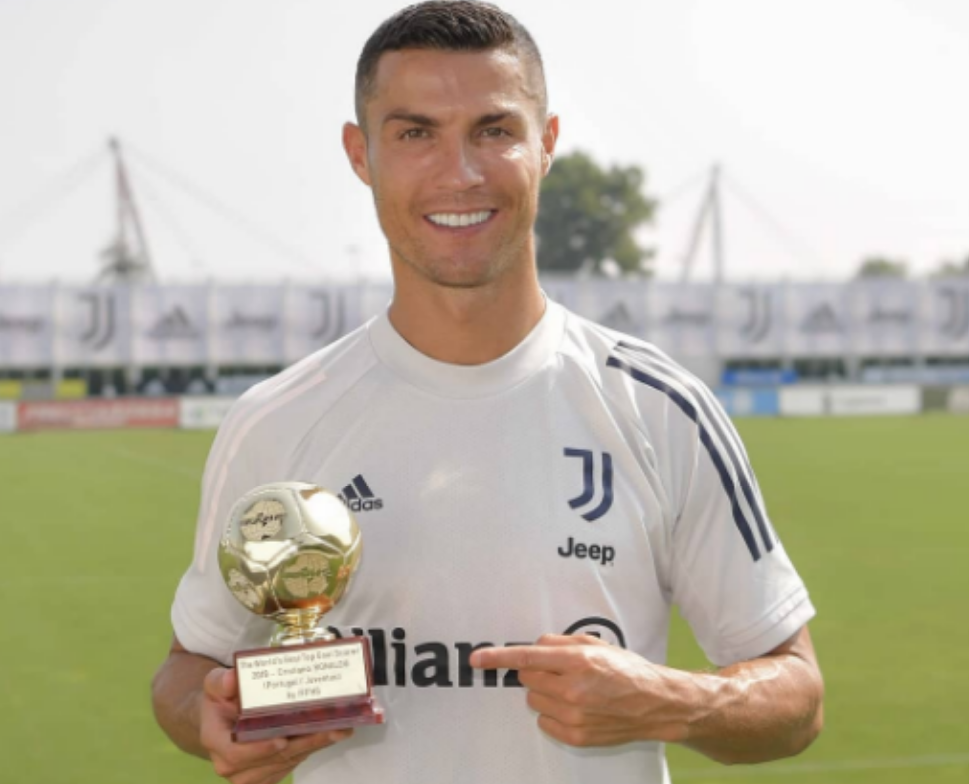 尤文图斯坚持不懈，团结拼搏追赶领头羊的简单介绍