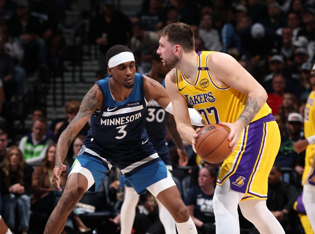 鹈鹕横扫森林狼,士气高昂备战下一轮比赛 鹈鹕横扫森林狼,士气高昂备战下一轮比赛